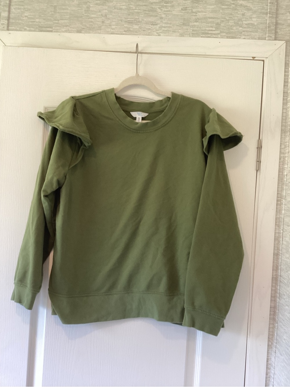 Time and Tru Olive Green Ruffle Shoulder Sweatshirt 2XL EUC